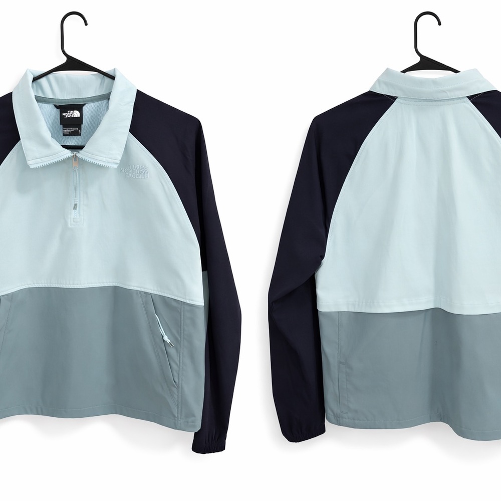 The North Face Men's Light Blue and Gray Pullover